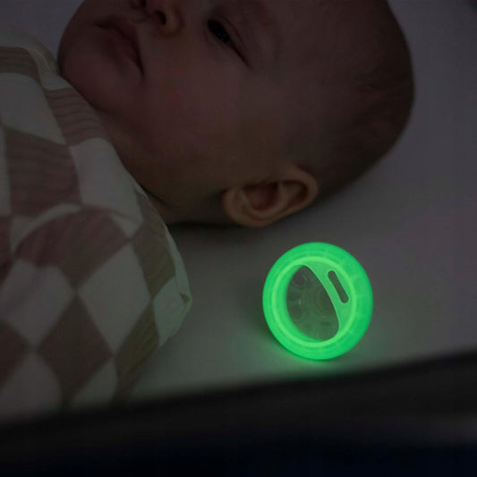 TOMMEE TIPPEE ortodontikus cumi, 2 db, 0–6 hónap VILÁGÍT A SÖTÉTBEN