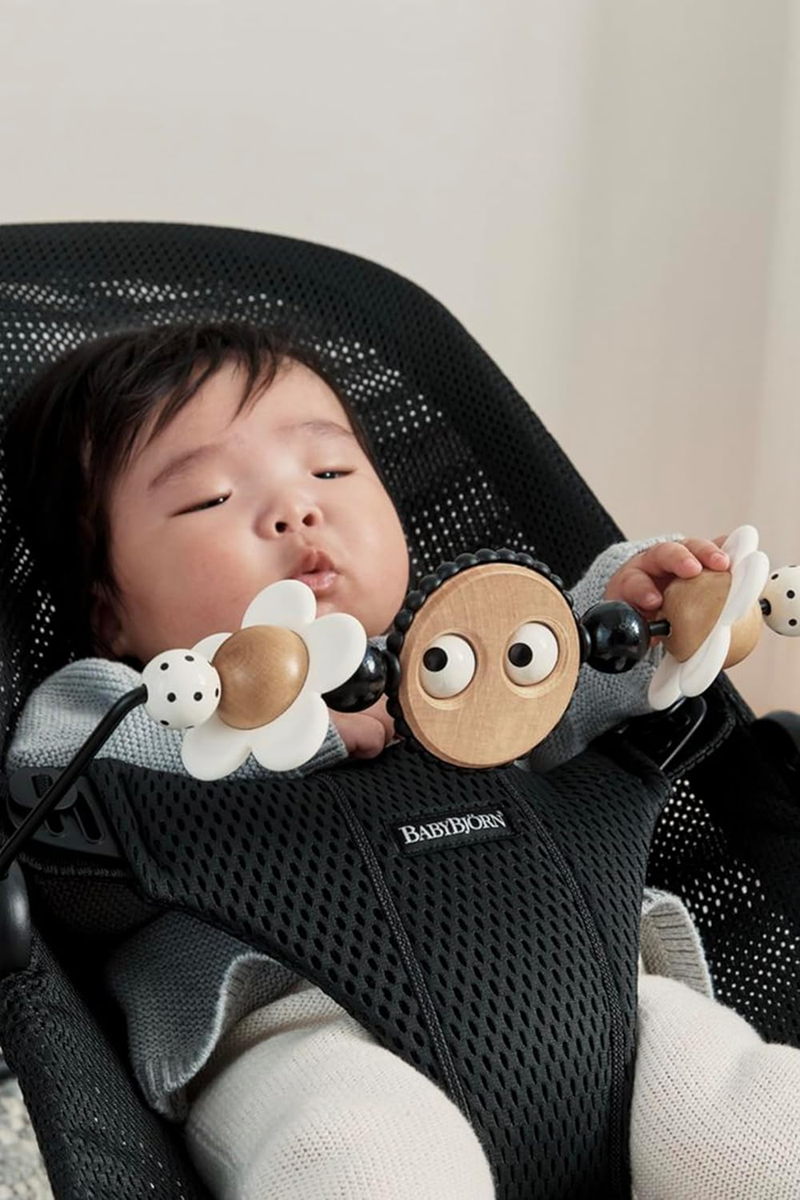 BABYBJORN oblúk s hračkami k ležadlu 31 cm