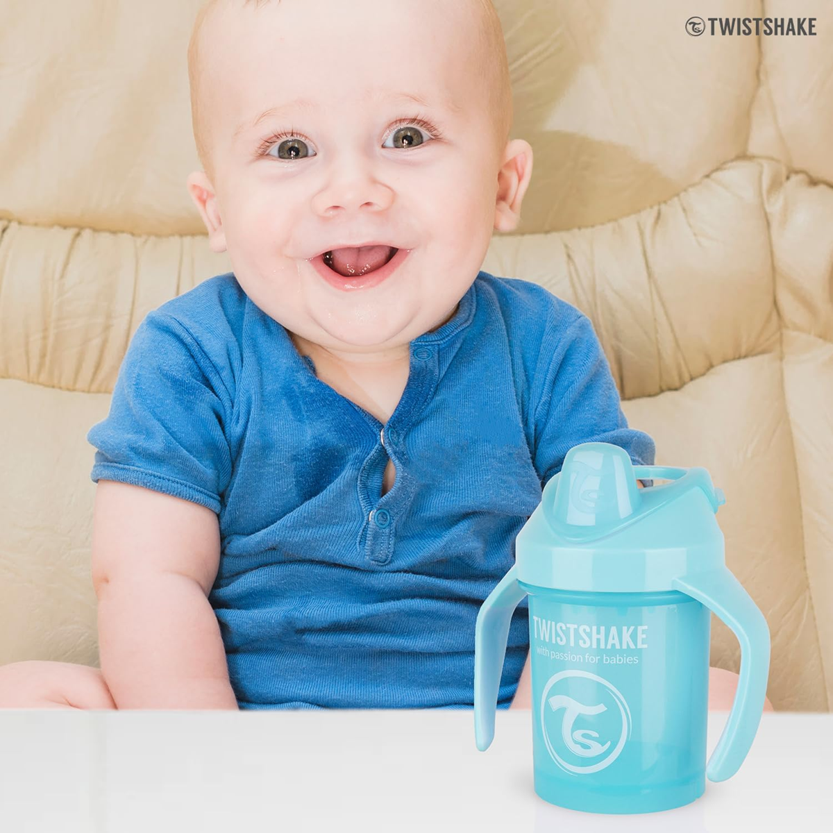 TWISTSHAKE Mini Cup cseppmentes itatópohár szívószállal és keverővel 230 ml 4 hónap+