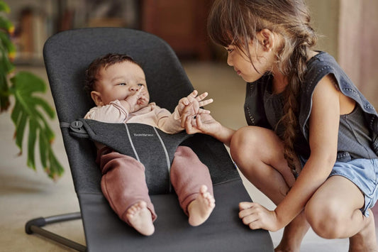 BABYBJORN Bliss 2 az 1-ben pihenőszék és etetőszék 3,5–13 kg