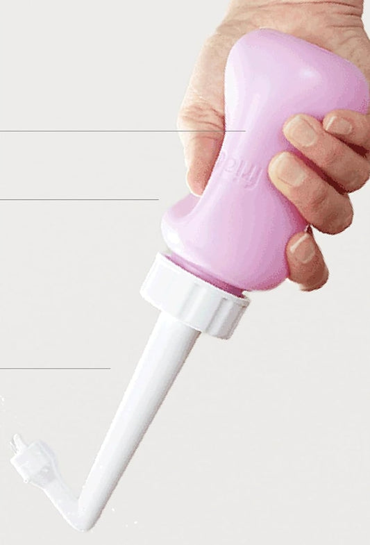 FRIDA Mom Peri szülés utáni ápolópalack 295 ml + tok
