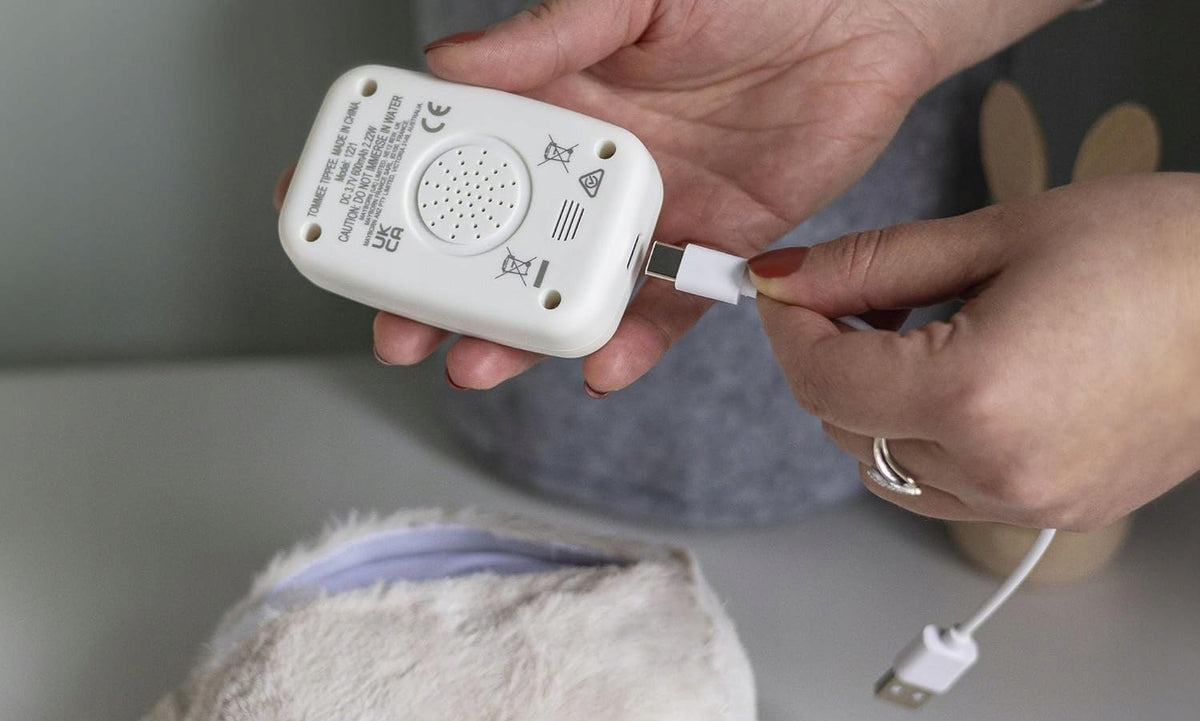 TOMMEE TIPPEE Ollie bagoly függődísz zenélővel és sírásérzékelővel 15 cm