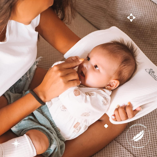 KOALA BABYCARE dojčenský vankúš + obliečka ZABRAŇUJE plagiocefálii