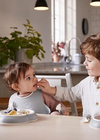 BABYBJORN szilikon előke zsebbel 2 db