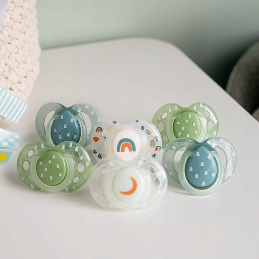 TOMMEE TIPPEE szimmetrikus cumik x6 VILÁGÍTÓ 18–36