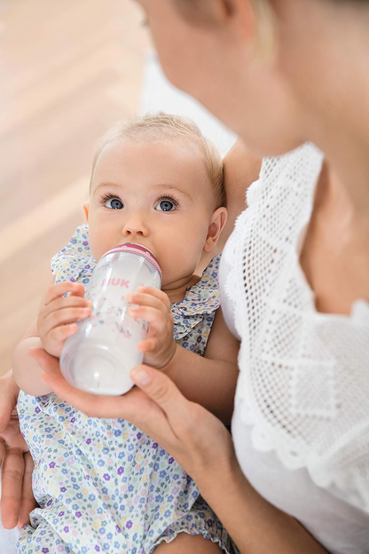 NUK First Choice üveg cumisüveg 240 ml-es M-es cumifejjel, 3 hónapos kortól – TENGERI CSIKÓ