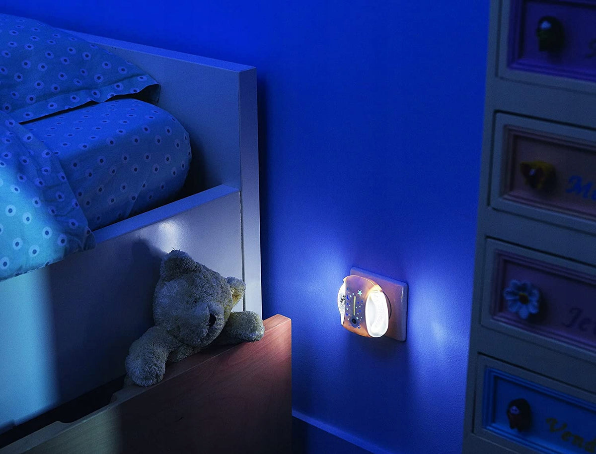 SAFETY 1ST automatic LED night light for socket