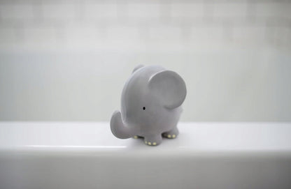 TIKIRI massaggiagengive in gomma e giocattolo da bagno con sonaglio 9 x 11,5 cm ELEFANTE