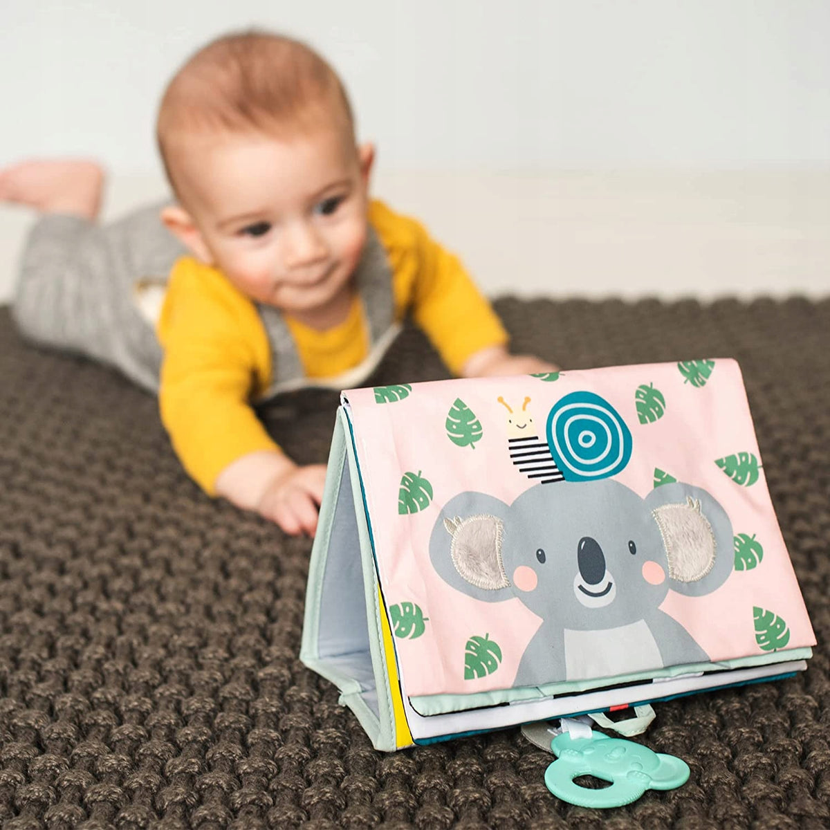 TAF TOYS livre sensoriel contrasté MIROIR
