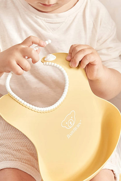 BABYBJORN Silikon-Lätzchen mit Tasche x2