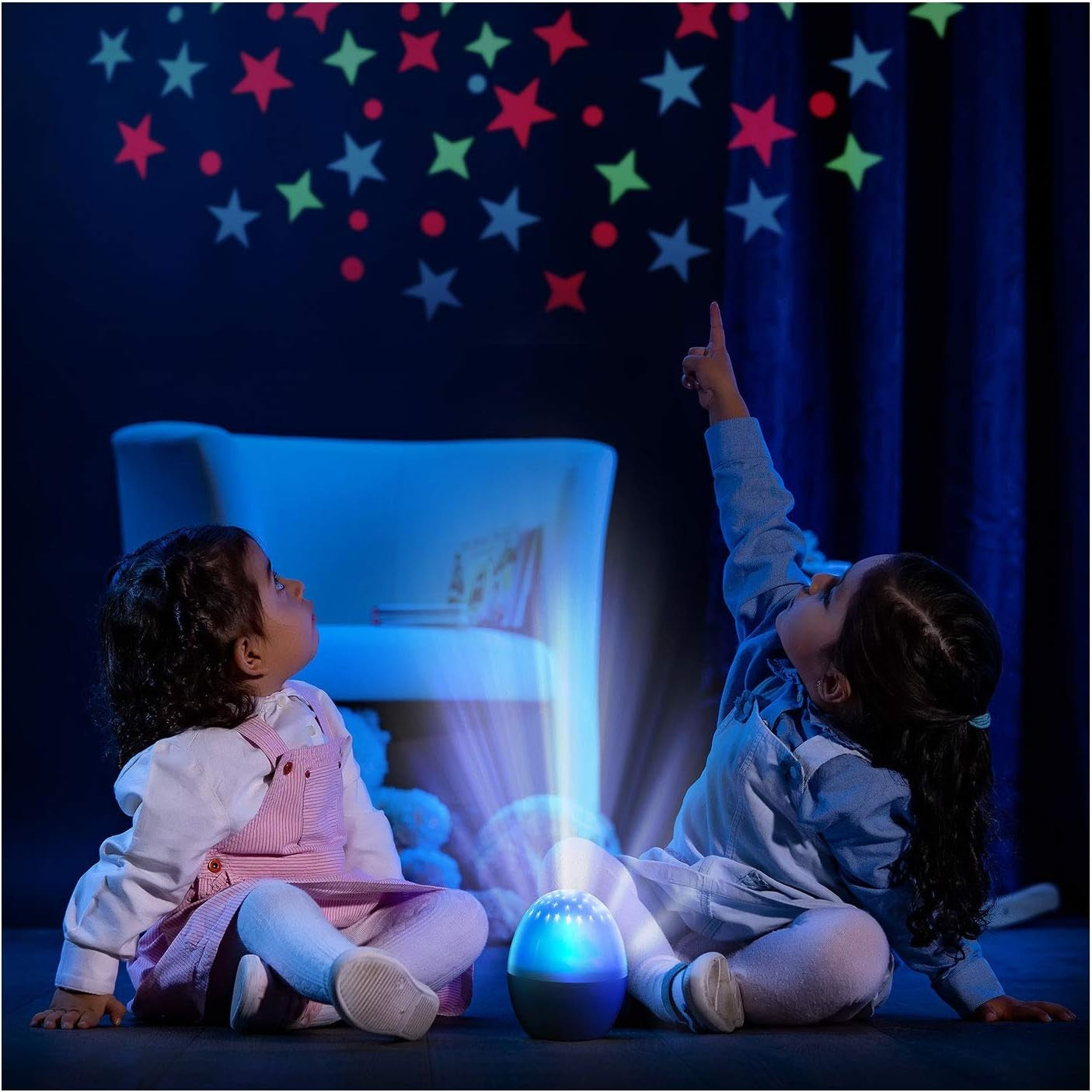 REER Starlino lampka nocna i projektor gwiazd 4 kolory LED