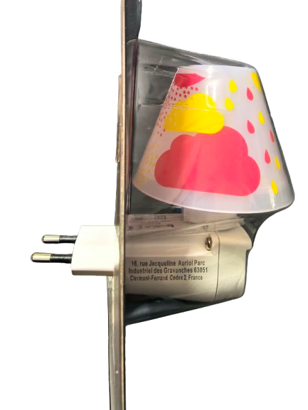 BADABULLE LED éjszakai fény konnektorba, sötétérzékelővel 7,5 x 11 cm