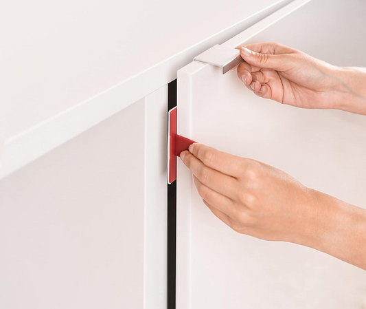 REER biztonsági zár dupla ajtós szekrényekhez, 1 db