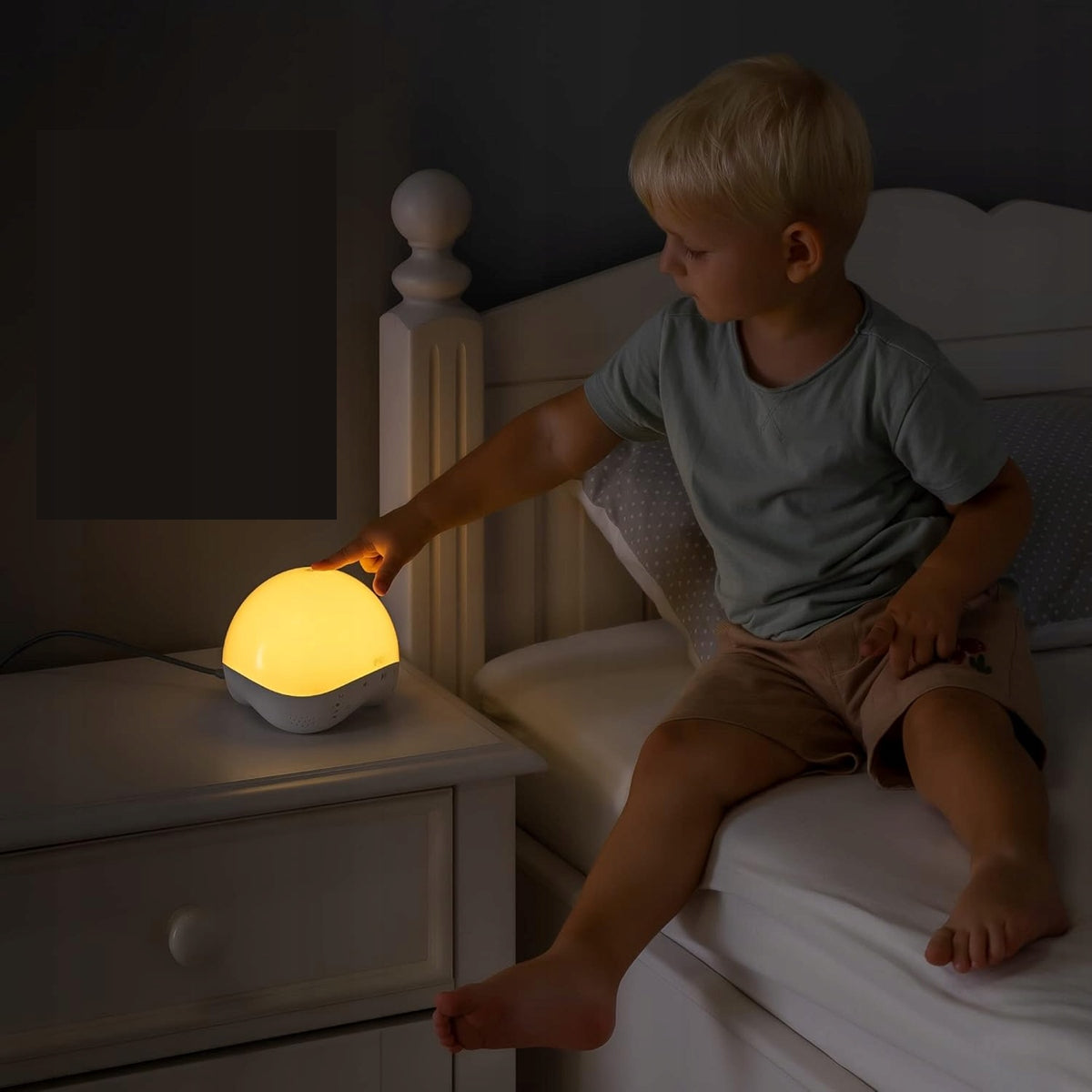 REER intelligens éjszakai lámpa hangokkal + Smart Life alkalmazás
