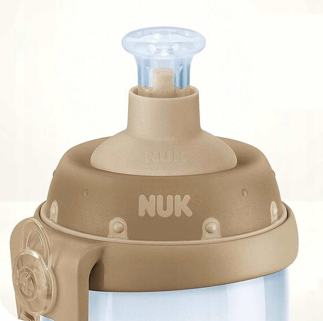 NUK Junior Cup BUTELKA 18 m+ ustnik push-pull 300 ml EFEKT KAMELEONA niebieska butelka z miękkim ustnikiem