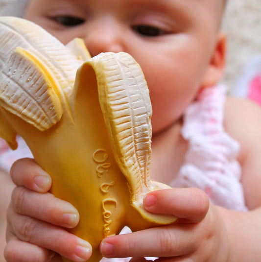 OLI & CAROL puha kaucsuk rágóka 11 cm BANÁN