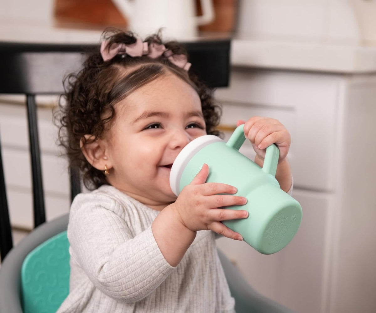 INFANTINO My 1st Tumbler szilikon csőrös itatópohár 266 ml 6 hó+