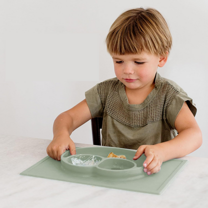 EZPZ Mini Matmat with platecolour greywidth 22.7 cm, length 35.3 cm, height 2.3 cmmaterial food grade