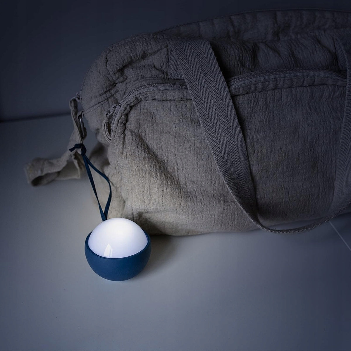 PABOBO Little Moon przenośna lampka nocna LED 6,5 cm