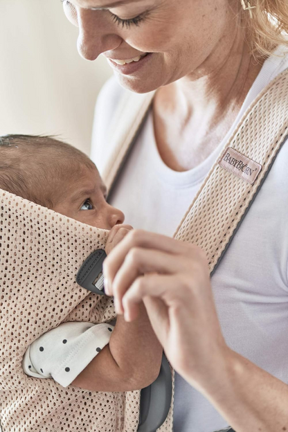 BABYBJORN MINI ergonomikus babahordozó 3-11 kg AIRY MESH