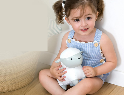 LITTLE BIG FRIENDS ovečka Simon, plyšová hračka s hracím strojčekom „Tanec cukrovej víly“