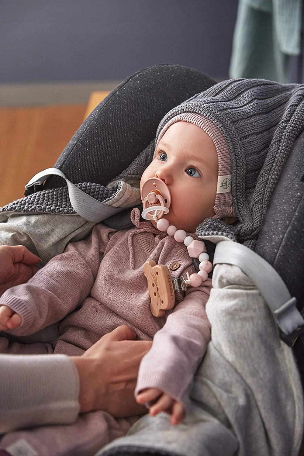 LASSIG Gots organic cotton hooded knitted blanket for car seat
