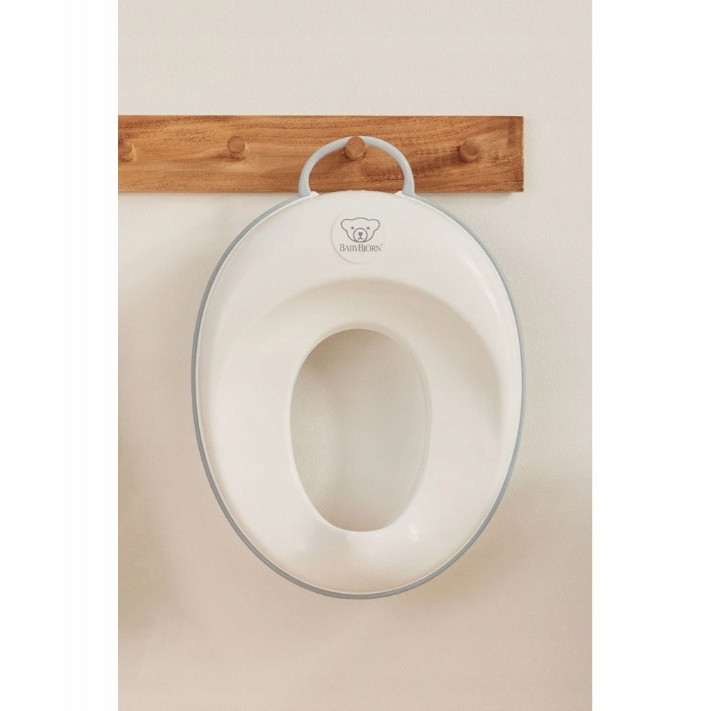 BABYBJORN adjustable toilet seat with a 12 x 18.5 cm opening