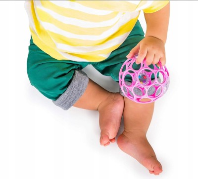 BRIGHT STARTS Oball Rattle szilikon fogantyús rágóka csörgővel 10 cm