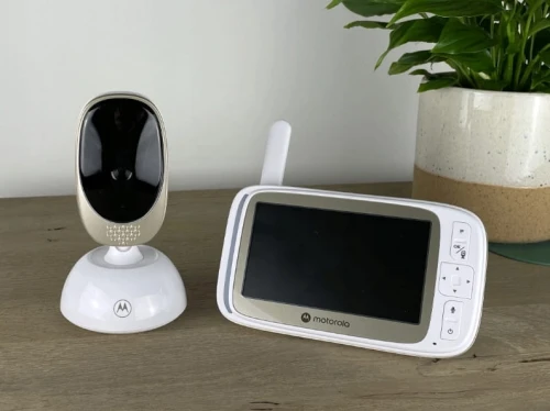 MOTOROLA VM85 Connect elektronikus bébiőr 5" FHSS