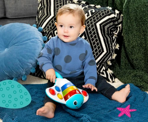 BABY EINSTEIN Pop & Explore interaktív rája 3 nyelven, 6 hónapos kortól