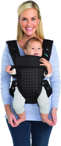 INFANTINO UPSCALE ergonomikus babahordozó 3,5-18 kg
