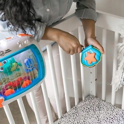 BABY EINSTEIN Tengeri Álmok Zenedoboz + Távirányító